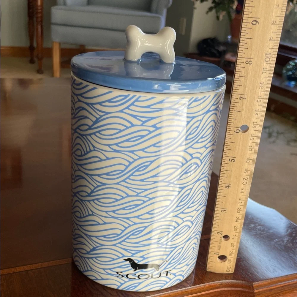 SCOUT
Flow Rida Ceramic Pet Treat Canister with Scouts brand dachshund - Picture 4 of 8